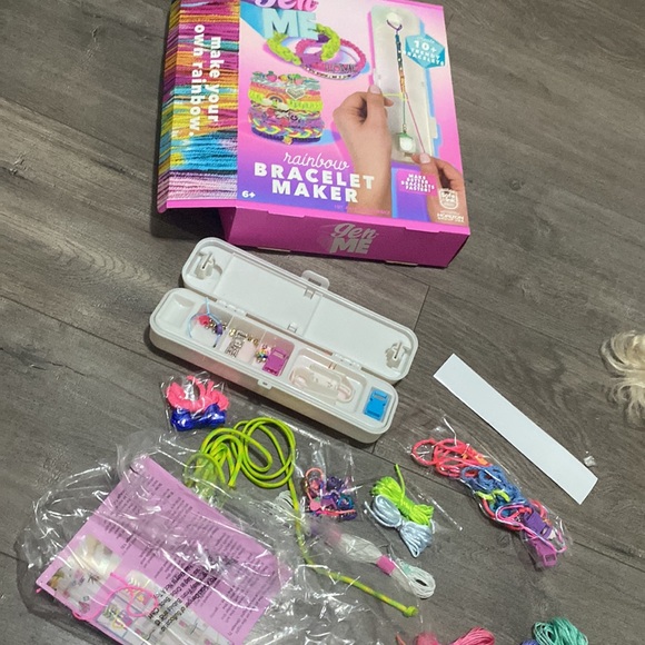 Rainbow Bracelet Maker Kit - Picture 2 of 3